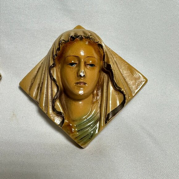 Vintage Jesus Blessed Virgin Mary Chalkware Wall Plaques Catholic Square - Picture 4 of 9